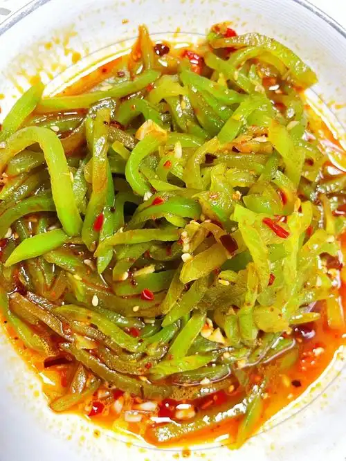 10分钟搞定清脆爽口得凉拌莴笋丝