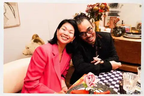 40岁超模吕燕晒生日庆生照老公和混血儿子惊喜出镜
