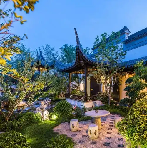 绿城·天津桃李春风实景因此对于当下的城市人群而言,中式庭院更像是