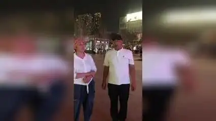 老李和花花去旅游了,差点找不到路