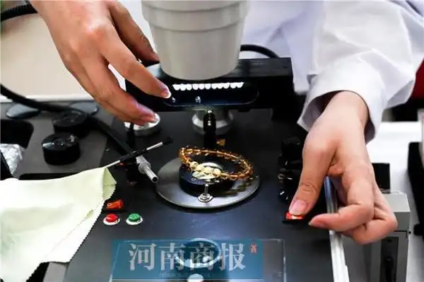 讲解如何进行鉴定真假珠宝