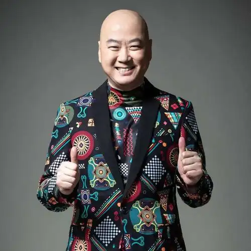 郭冬临:57岁仍未婚,上过20余次春晚,却因八个字被索赔一亿元