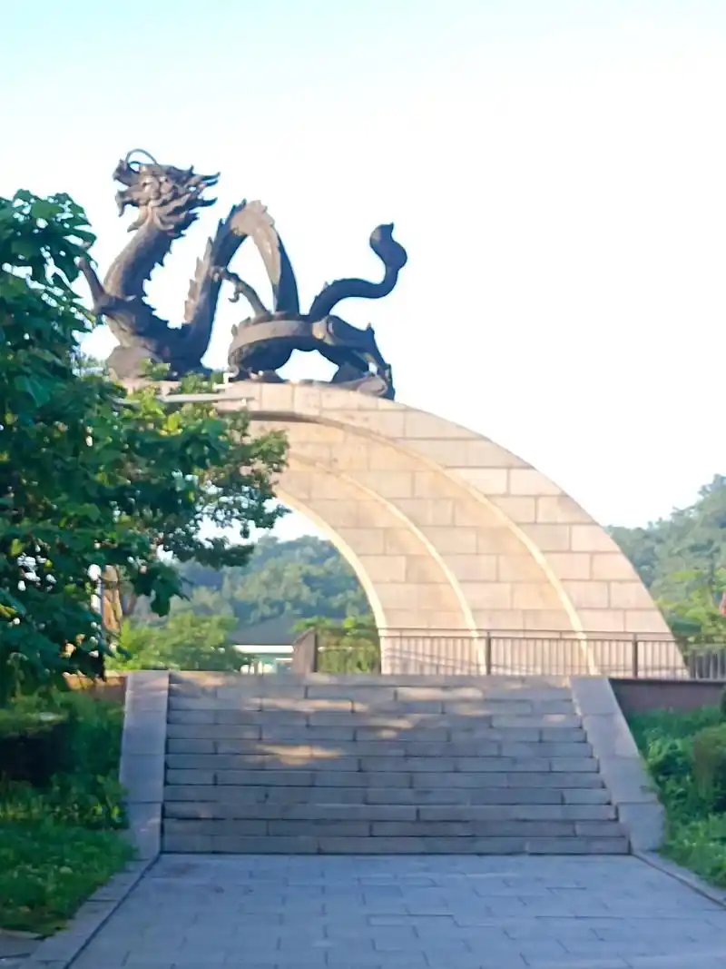 龙鼎山景区是辽阳市南部宏伟区 - 抖音