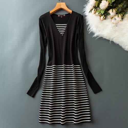 春秋女装青春百搭  v领条纹拼接显瘦连衣裙  长袖宽松女中长裙j12