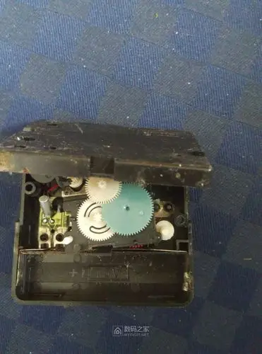 拆解不走的闹钟机芯