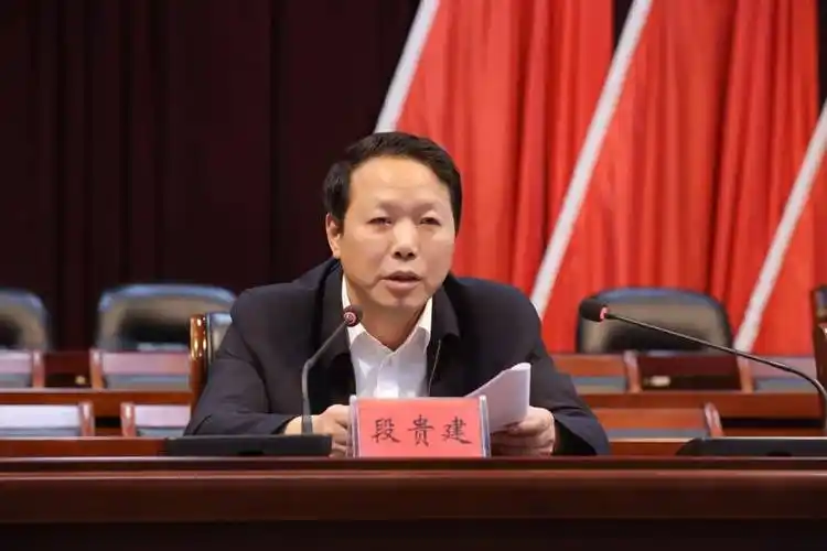 段贵建:弘扬"五种精神" 牢记"四个千万"_发展_江华_县委组织部