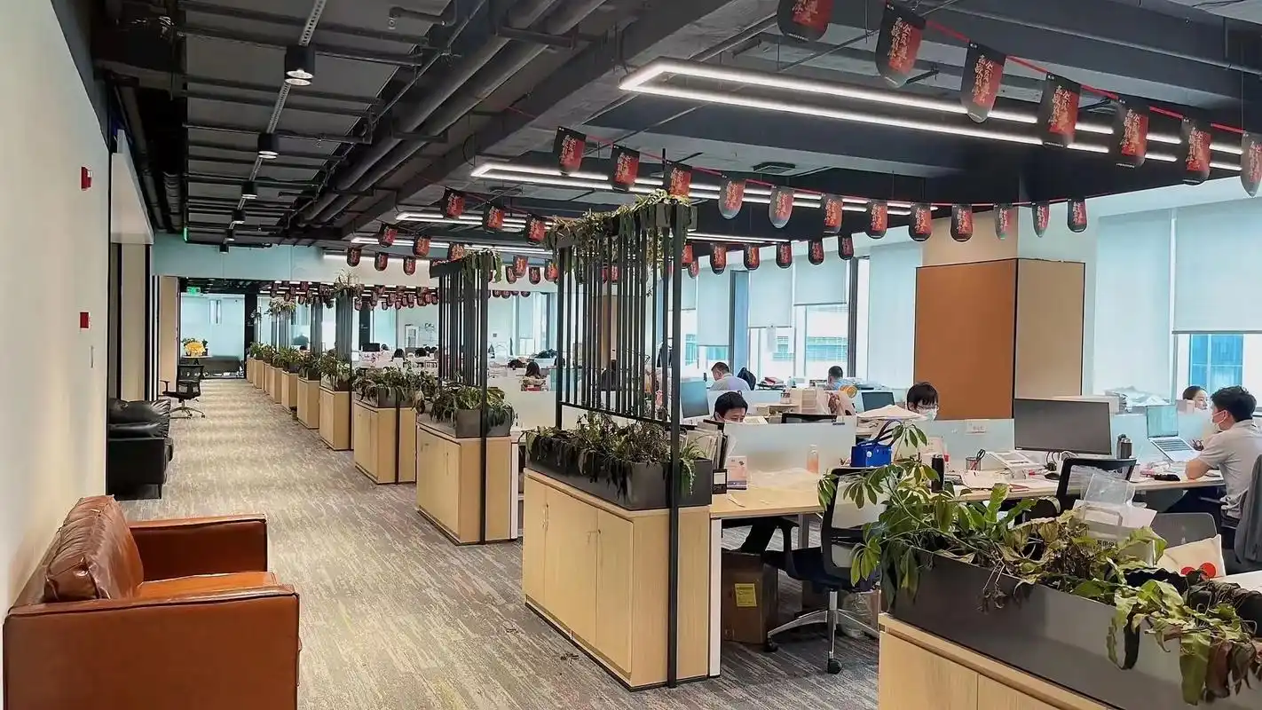 地铁口5000平适用于企业总部办公