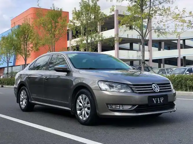大众 帕萨特  2011款 1.4tsi 手动尊荣版图片