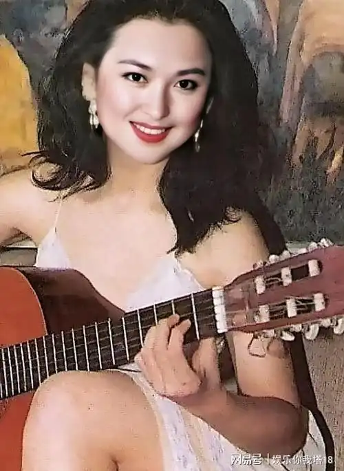 第一次认识她在《宰相刘罗锅》里的赛貂蝉,刚出场的时候很惊艳的感觉