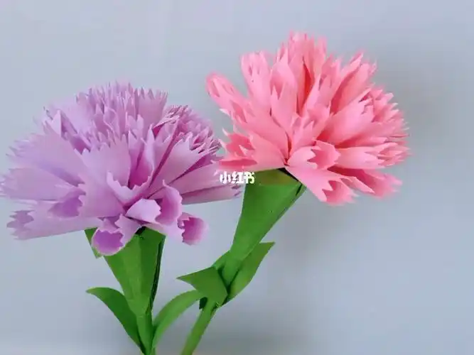 用彩纸折的康乃馨原来也可以这么好看