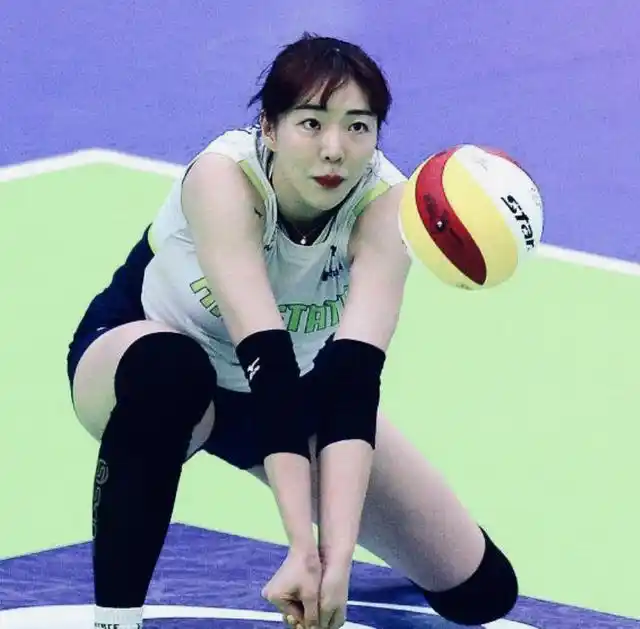 女排发生悲剧,排球女神在家自杀,一封遗书揭露出教练对她的伤害