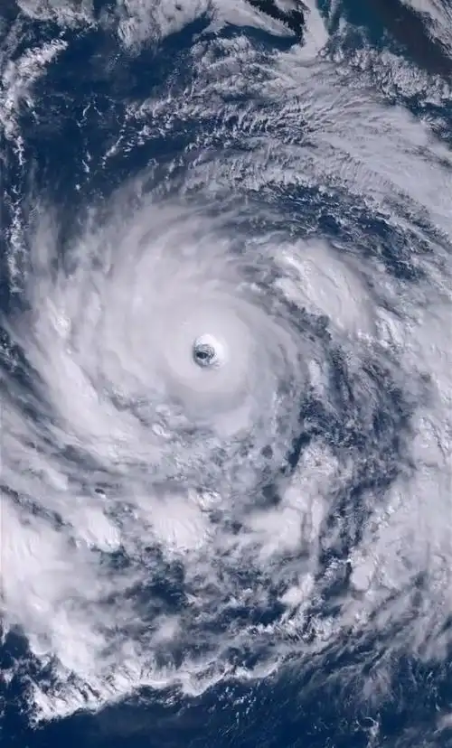 从太空视角看台风眼,这一幕太震撼!
