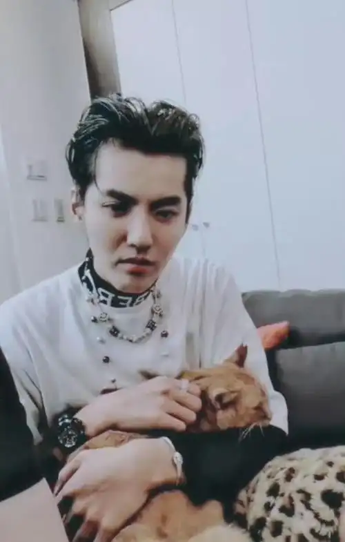 10月7日,吴亦凡爆出了一条令人出乎意料的消息,令人始料不及!