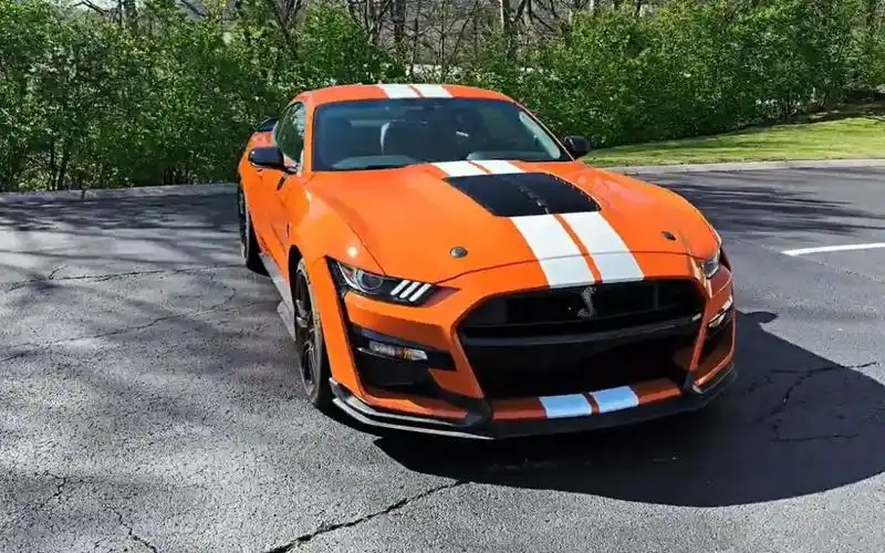 沉浸式体验2023款福特野马谢尔比gt500 -内饰和外观细节(跑车)