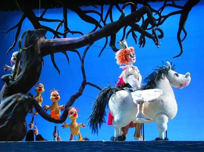 大型经典童话木偶剧《天鹅湖》