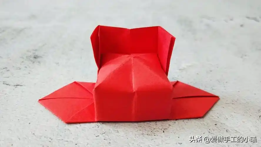 折纸教程:折个简单易学的状元帽,愿大家取得理想成绩