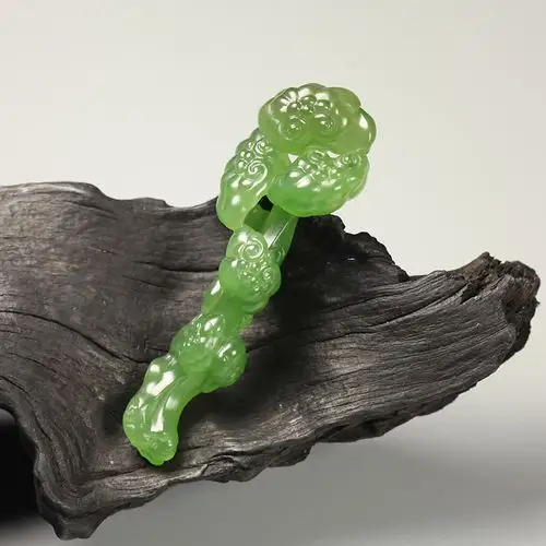 碧玉挂件-灵芝如意_挂件_玉界臻品玉雕艺术中心