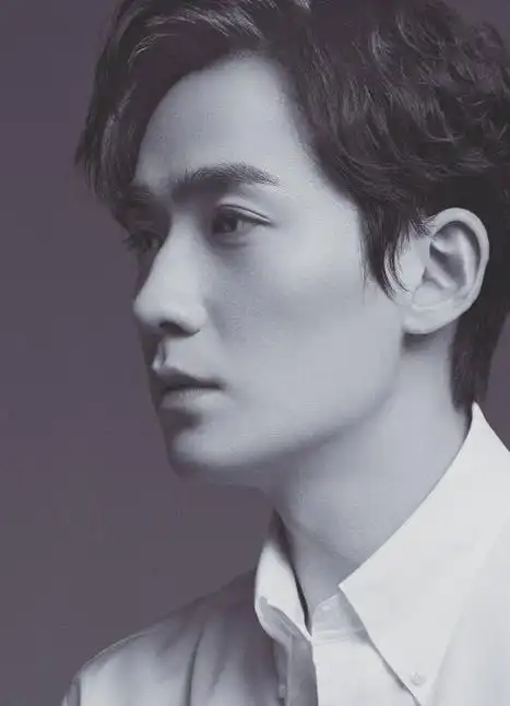 怼脸侧颜随拍#那我们就来多看看女娲毕设的绝美侧脸吧朱一龙@朱一龙