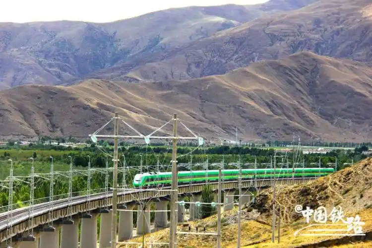 首次!西藏拉萨至林芝铁路开通运营,就在今天!