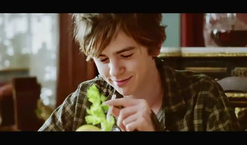 有没有弗莱迪·海默小天使笑颜的照片咧? - 知乎