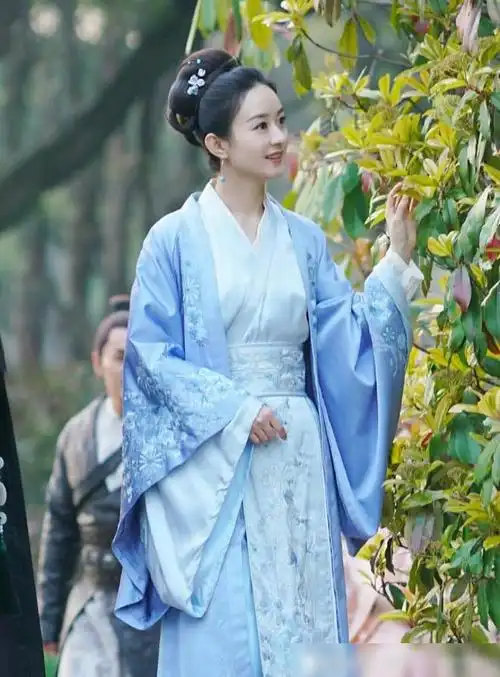 赵丽颖新剧有翡剧照曝光网友一人千面赵丽颖古装剧太美