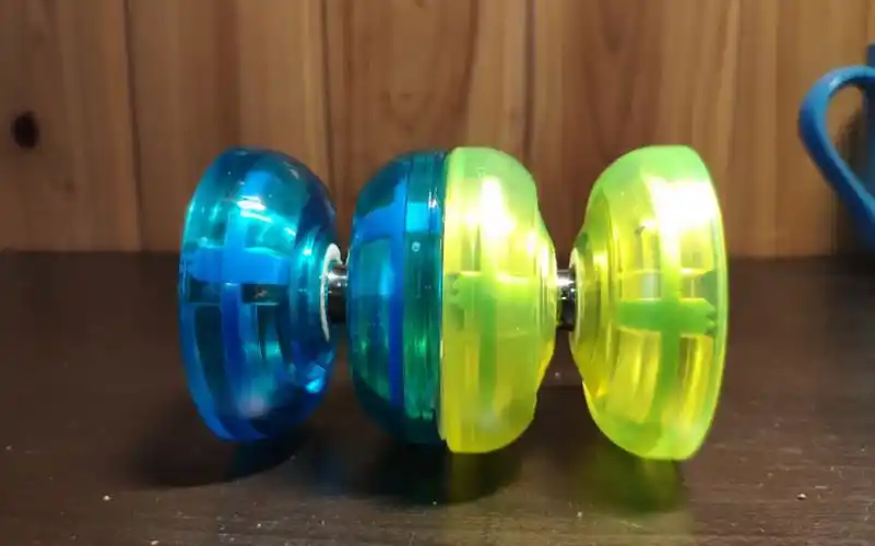 【狼少の悠悠球开箱】原来狩月狐和幻光流星球形完全不一样?