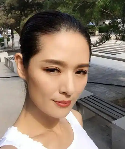 超模马艳丽:丈夫"出轨",小三"瘫痪",她转身拼成亿万身家