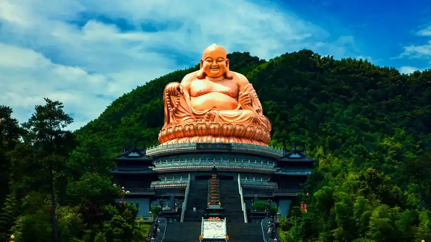 笑迎天下客肚容人间事雪窦山弥勒佛