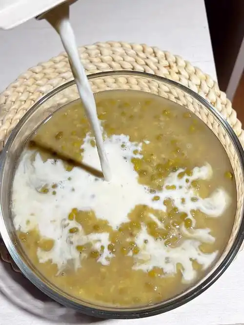 在亲戚家尝了一口绿豆沙牛乳…被炫到了❗️❗️