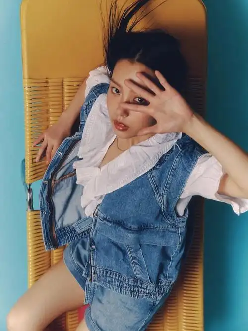 高旻示1stlookxbash杂志大片