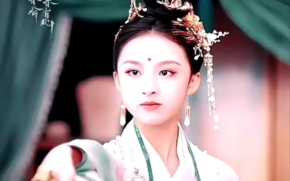 试给《山有木兮木有心》新月(周漾玥)配音