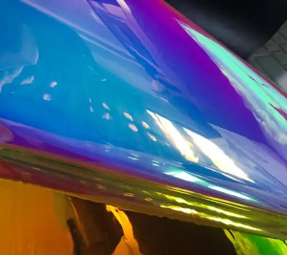 汽车改色膜炫彩膜幻彩镭射膜变色玻璃贴商场店铺自粘彩虹装饰膜