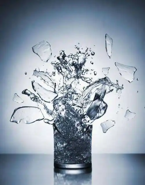 一个善良的故事 | 摔碎的玻璃杯