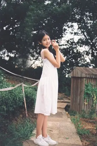 42 近日,就读于石家庄市第二十三中学的00后"小美女"优优@赵蕴卓同学