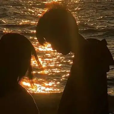 ins高级质感真人不露脸情侣头像