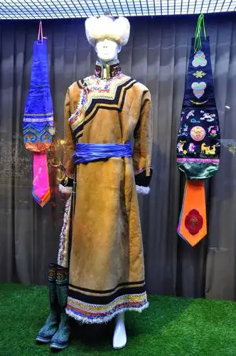 蒙古族服饰