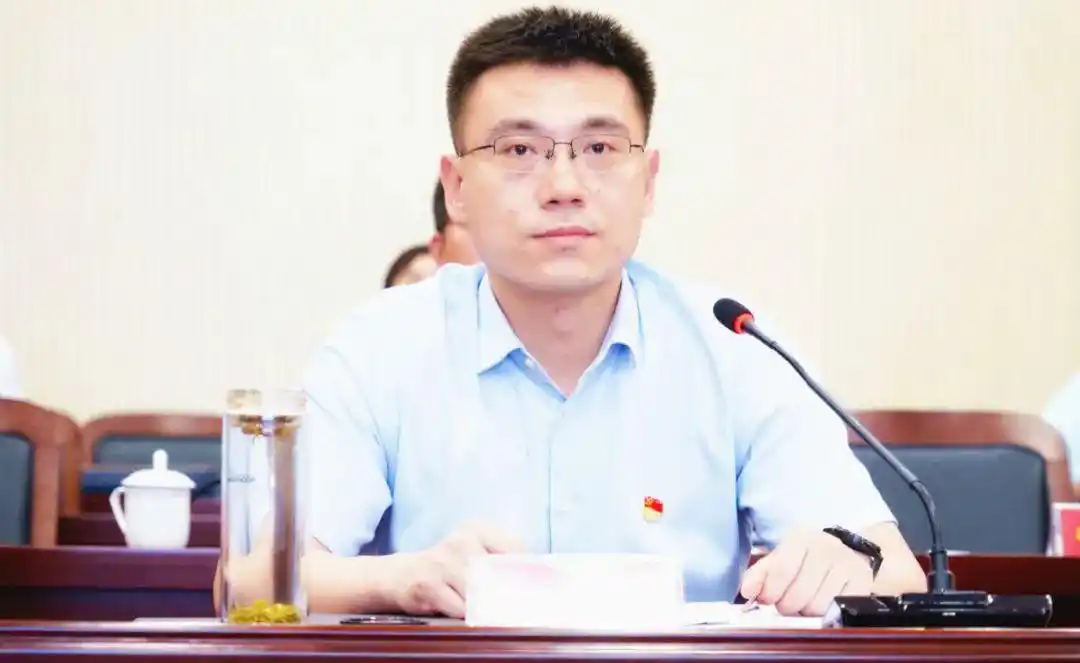 会议听取审议并原则通过了新安县铁门公路超限检测站项目规划方案,志