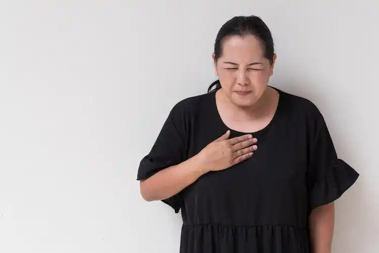 食道癌的可能症状胸骨后和剑突下疼痛