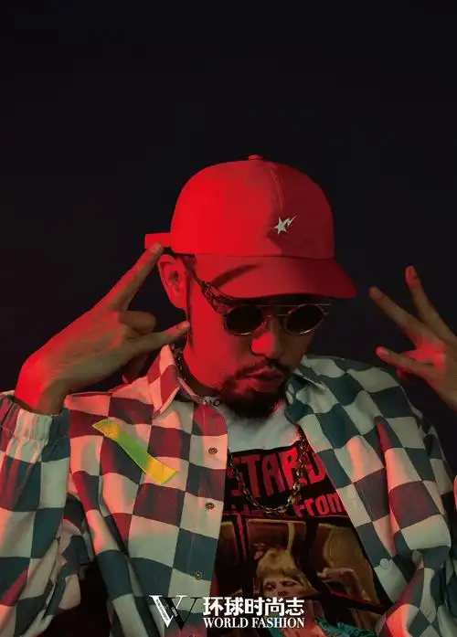 mchotdog热狗最新杂志大展时尚表现力废欲清巡演年底引期待