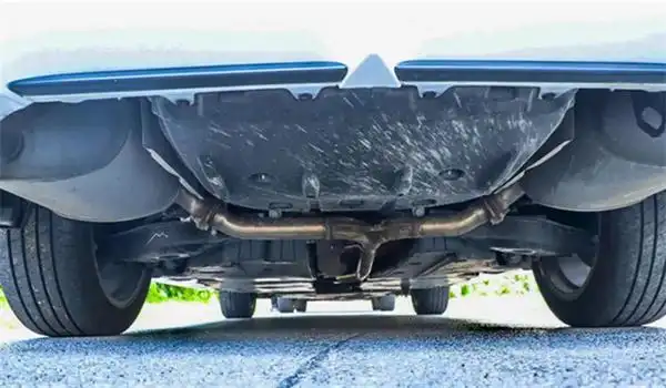 底盘低的车怎么过坎?