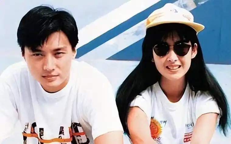 人"周慧敏:祖孙三代的梦中情人,为爱退圈却屡遭背叛_倪震_古天乐_老大