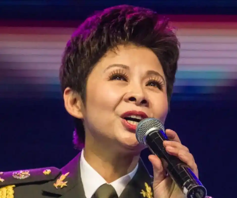 58岁董文华说出当年退隐的真实原因,原来我们都错怪她了 02 阅读此