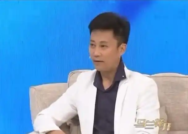 回顾歌手耿为华宠妻15年被抛弃离婚当天与女儿抱头痛哭仍单身