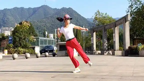 最新鬼步舞小秀步4组简单的基础步组合送给初学的朋友