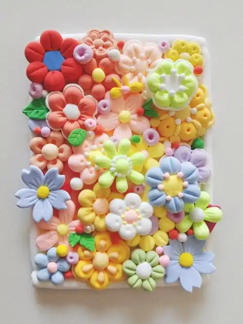 简单易学,追剧的同时捏了好多,拼成一幅装饰画#超轻粘土  #粘土手工