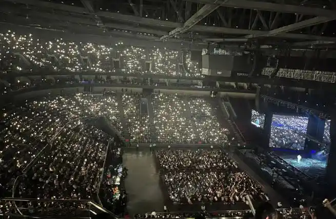 找了一些参考图,可以先感受一下之前就提醒过,凯迪拉克场馆的内场相