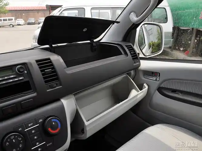 金杯新海狮 2014款 2.2mt豪华型(10座)--内饰自由 / 151