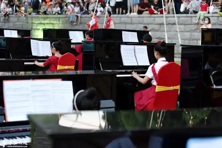 百台钢琴合奏赞曲