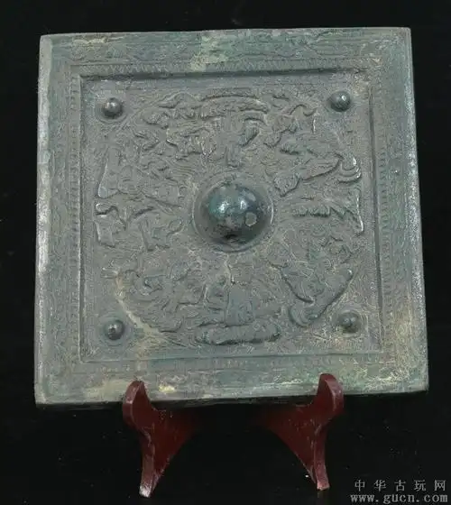 战汉时期青铜器方形刻人物纹铜镜