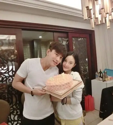 贾乃亮靠"善良"追上李小璐